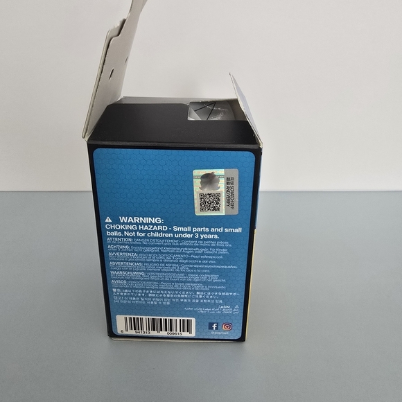 Authentic Mega Space Molly Series 4 - Picture 4 of 5